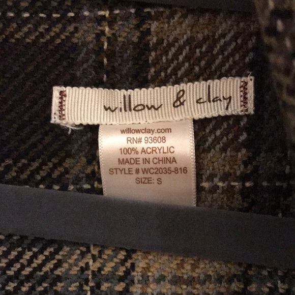 Cape. Like new. - Picture 2 of 6